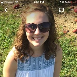 Meet your Posher, Carolyn